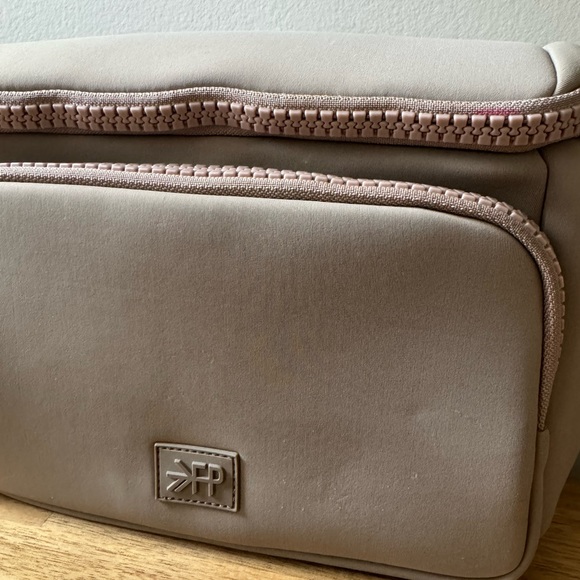 Freshly Picked Seoul Neoprene Sling - Picture 5 of 8